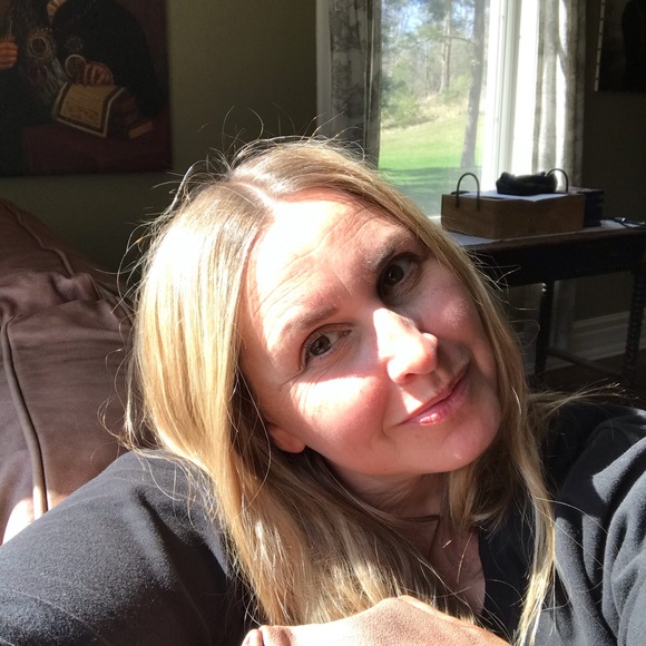 Meet your Posher, Robyn - Picture 1 of 1